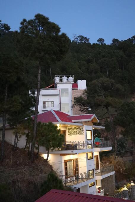 The Cerro Rico - 3 Bhk Modern Villa Kasauli Buitenkant foto